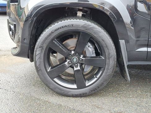 Used 2024 Land Rover Defender 110 X-Dynamic SE image 2