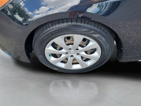 Used 2022 Toyota Corolla LE FWD image 26