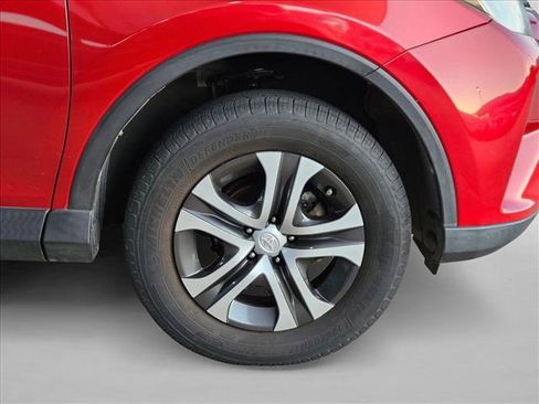 Used 2016 Toyota RAV4 LE FWD image 16
