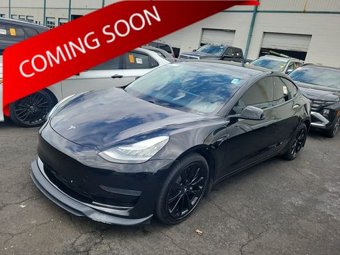Used 2019 Tesla Model 3 Standard Range RWD image 1