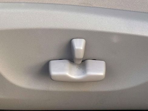 Used 2012 Subaru Forester 2.5X Premium w/ All-Weather Pkg image 19