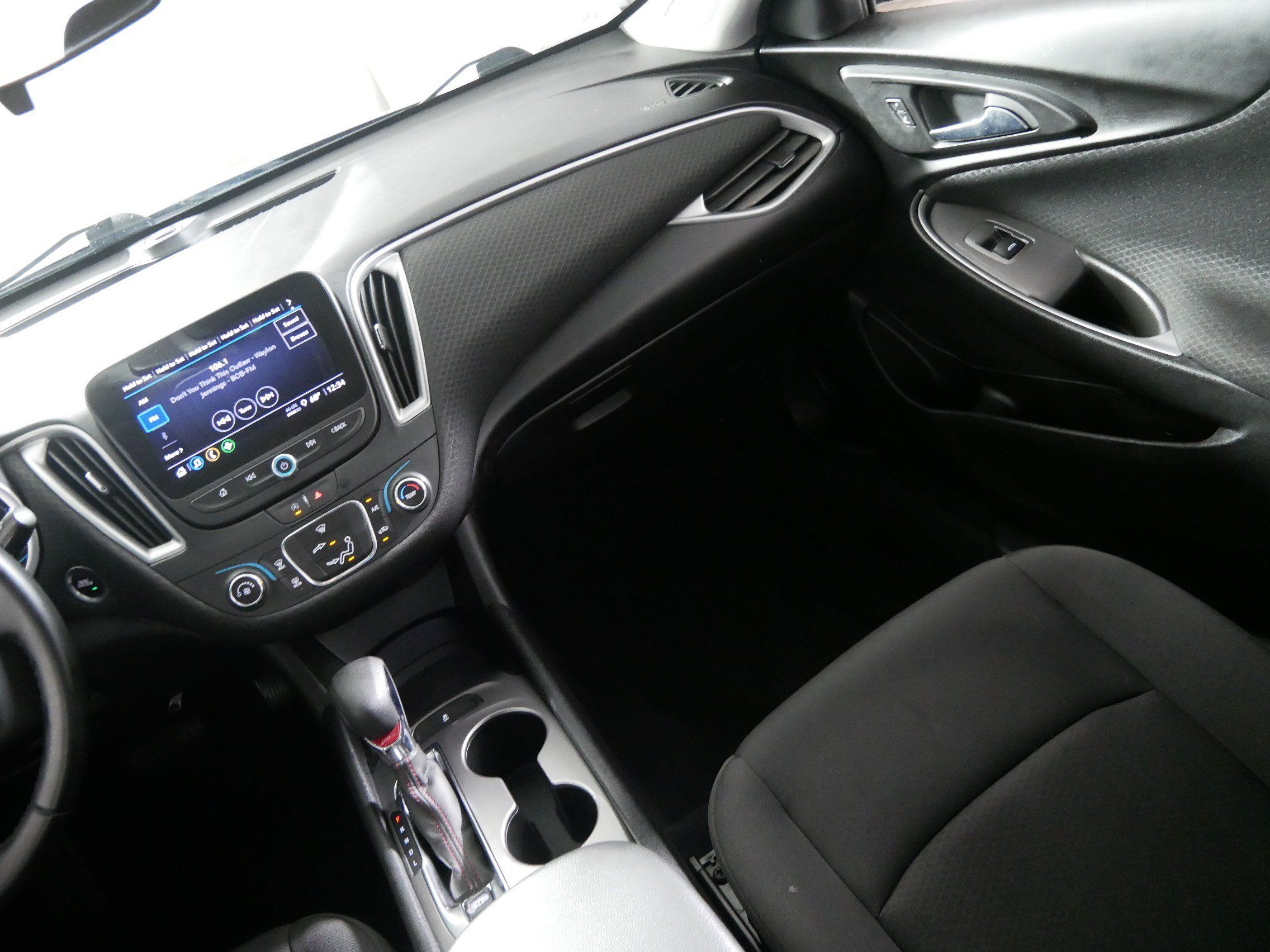 Used 2023 Chevrolet Malibu RS FWD image 11