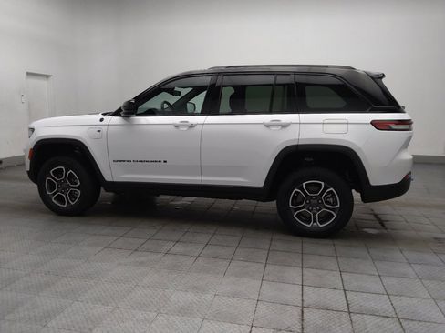 Used 2022 Jeep Grand Cherokee Trailhawk w/ Luxury Tech Group III AWD/4WD image 3