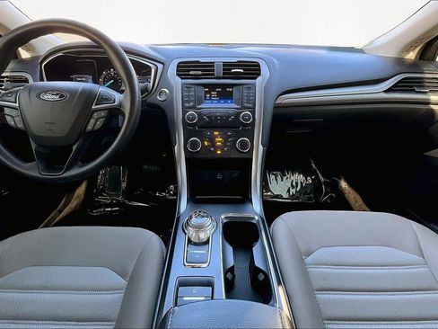 Used 2018 Ford Fusion S image 15