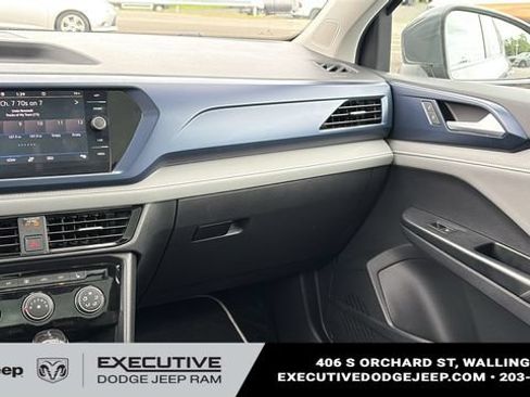 Used 2023 Volkswagen Taos SE AWD/4WD image 25