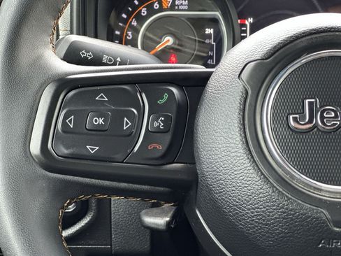 Used 2024 Jeep Gladiator Sport AWD/4WD image 31