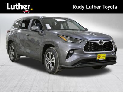Used 2024 Toyota Highlander XLE