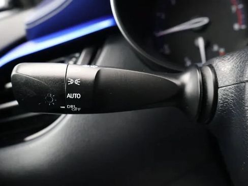 Used 2021 Toyota C-HR XLE FWD image 25
