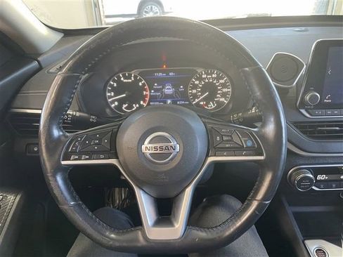 Used 2019 Nissan Altima 2.5 SV image 13