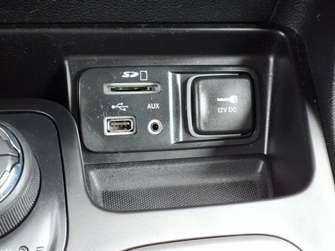 Used 2016 Jeep Cherokee Trailhawk w/ Leather Interior Group AWD/4WD image 26