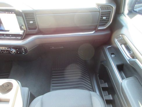 Certified 2024 Chevrolet Silverado 1500 LT AWD/4WD image 19
