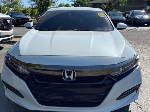 Used 2018 Honda Accord Sport image 3