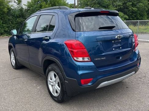 Used 2020 Chevrolet Trax LT w/ LT Convenience Package AWD/4WD image 2