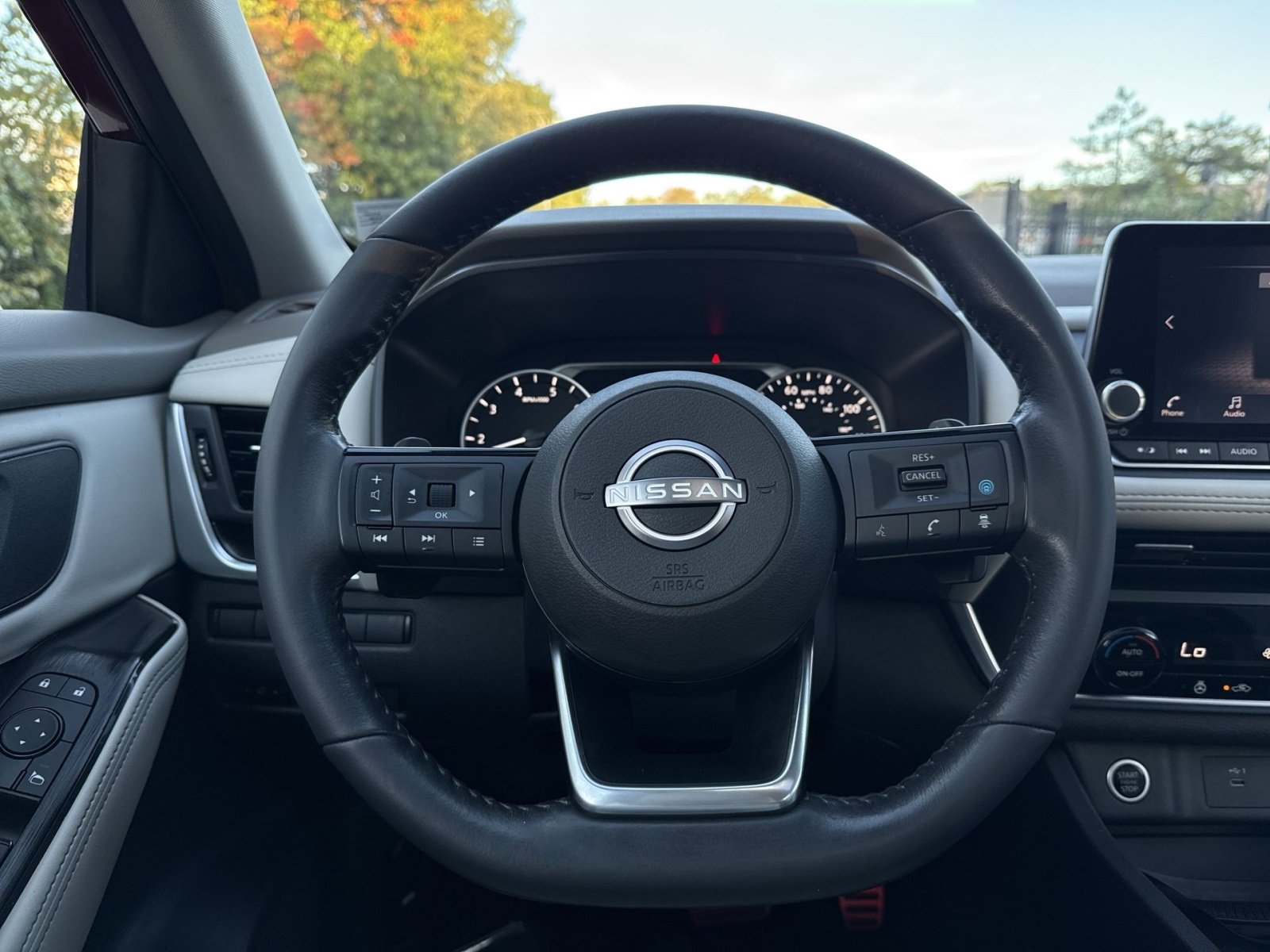Used 2023 Nissan Rogue SV w/ SV Premium B Package FWD image 24