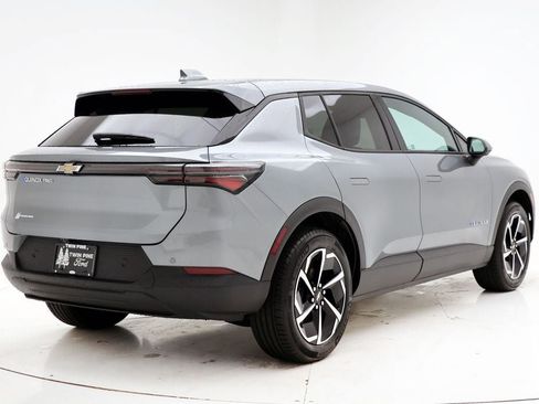 Used 2026 Chevrolet Equinox EV LT w/ Comfort Package image 9