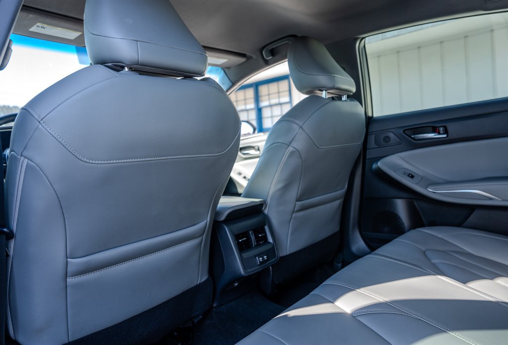 Used 2020 Toyota Avalon XLE FWD image 30