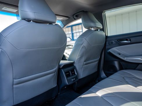 Used 2020 Toyota Avalon XLE image 30