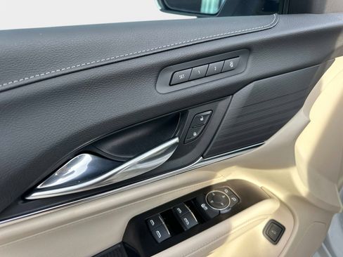 Used 2025 Cadillac CT4 Premium Luxury image 18