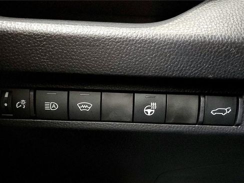 Used 2025 Toyota RAV4 XLE w/ Convenience Package image 30