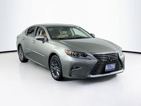 Used 2018 Lexus ES 350 w/ Navigation System Package image 3
