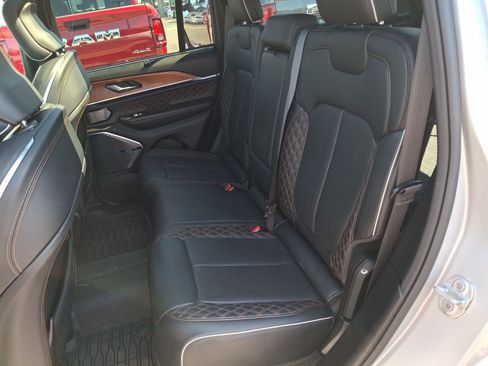 Certified 2022 Jeep Grand Cherokee Summit AWD/4WD image 23