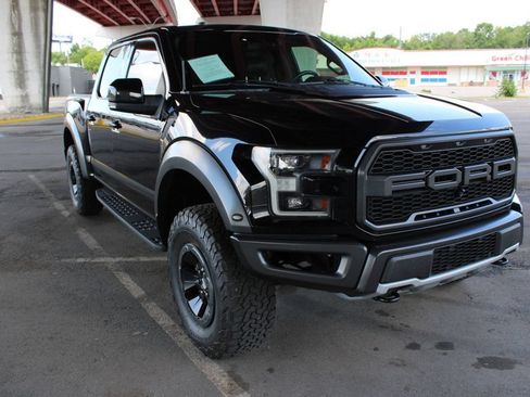 Used 2017 Ford F150 Raptor w/ Equipment Group 802A Luxury AWD/4WD image 4