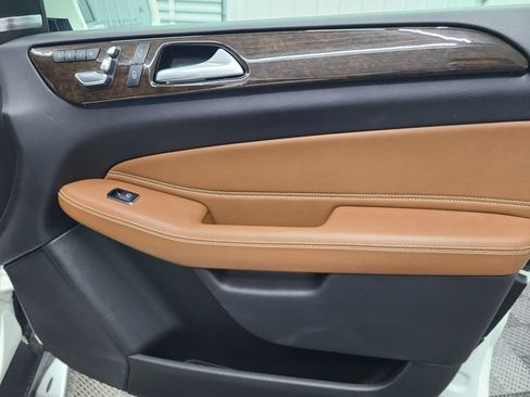Used 2018 Mercedes-Benz GLS 450 4MATIC image 38