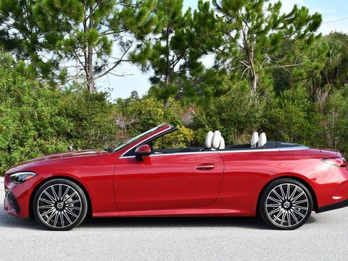 Used 2024 Mercedes-Benz CLE 300 4MATIC Cabriolet image 2