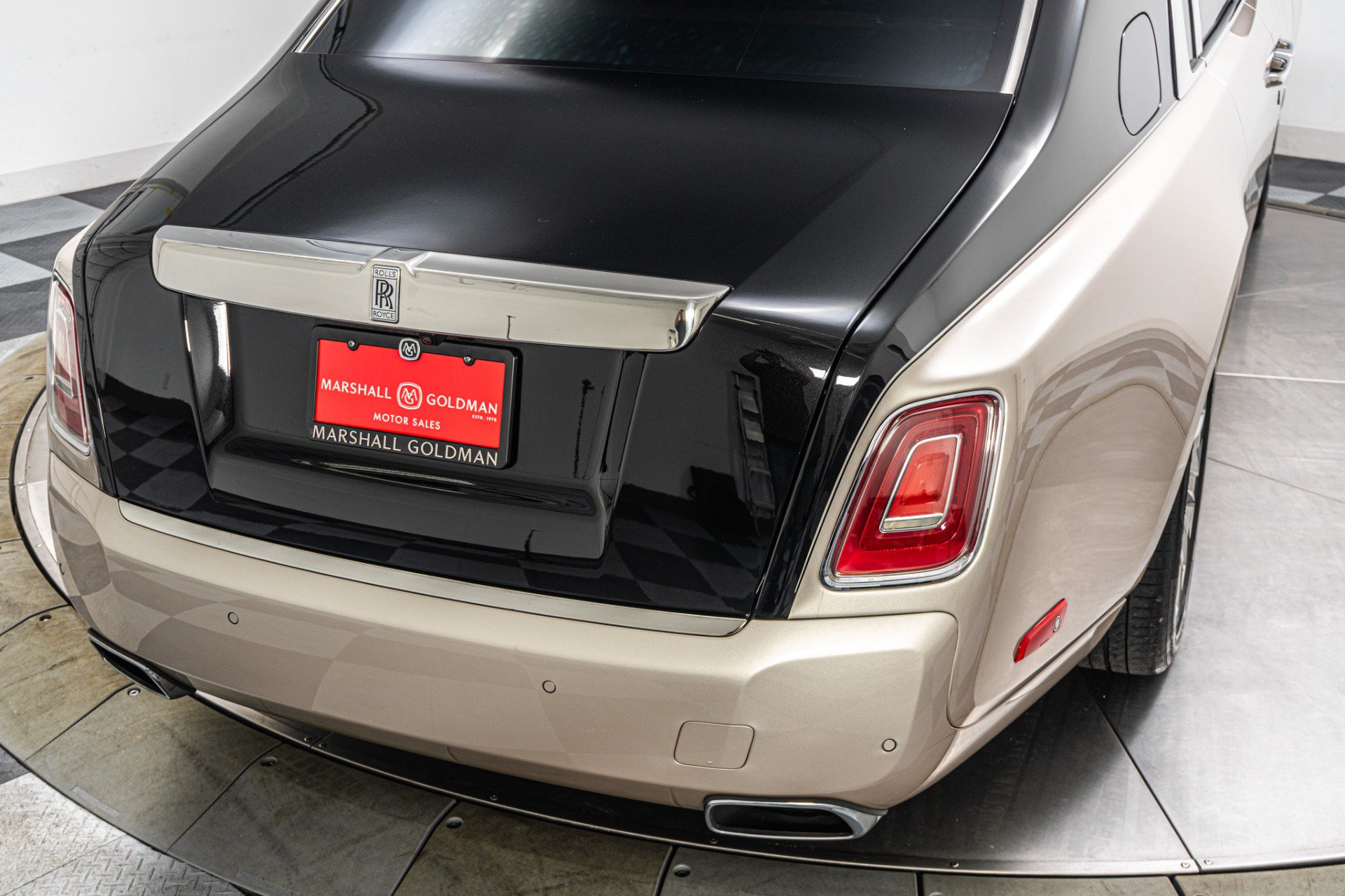 Used 2019 Rolls-Royce Phantom Sedan RWD image 42