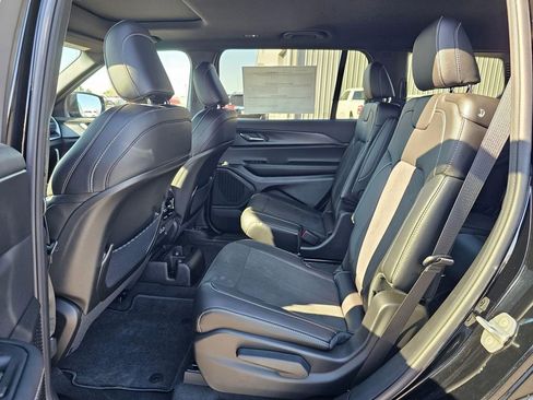 New 2025 Jeep Grand Cherokee L Altitude image 13