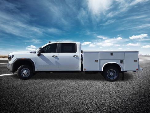 New 2026 GMC Sierra 3500 Pro w/ Convenience Package image 15