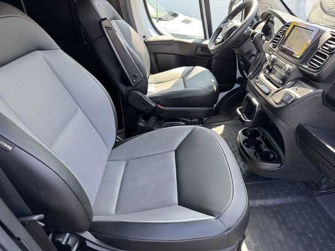 Used 2024 RAM ProMaster 2500 w/ Convenience Group FWD image 12