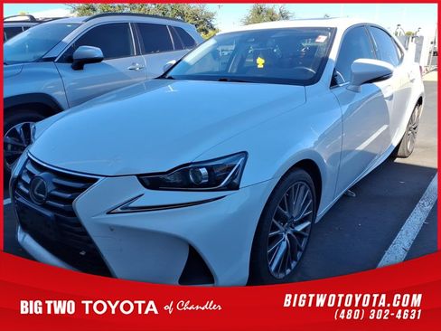 Used 2017 Lexus IS 200t image 1