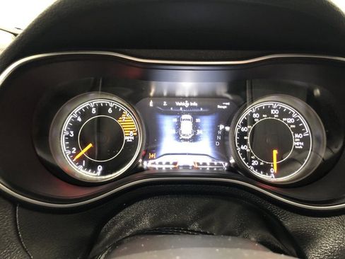 Used 2020 Jeep Cherokee Limited image 26