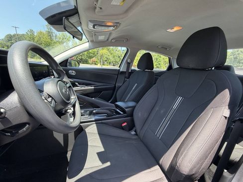 Used 2022 Hyundai Elantra SEL FWD image 22