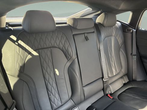 Used 2022 BMW X6 xDrive40i w/ Executive Package image 29