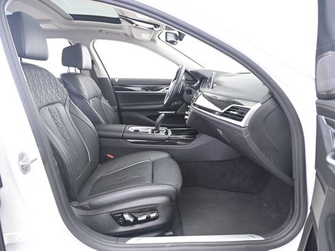 Used 2018 BMW 750i xDrive AWD/4WD image 23