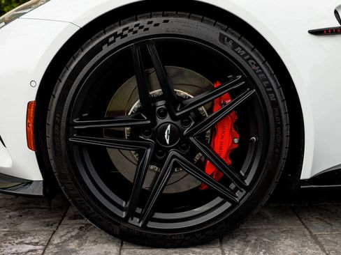 Used 2025 Aston Martin V8 Vantage Coupe image 40