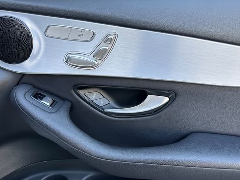 Used 2019 Mercedes-Benz GLC 300 4MATIC image 22