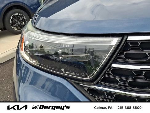 Used 2020 Ford Explorer XLT w/ Equipment Group 202A AWD/4WD image 11