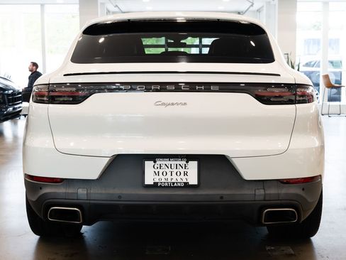 Used 2021 Porsche Cayenne Coupe AWD/4WD image 5