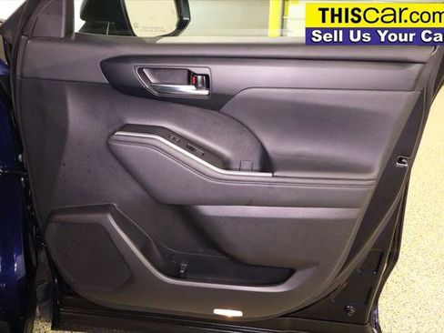 Used 2023 Toyota Highlander XLE FWD image 37