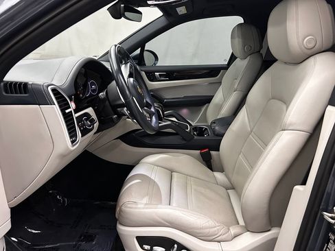 Used 2019 Porsche Cayenne E-Hybrid AWD/4WD image 12