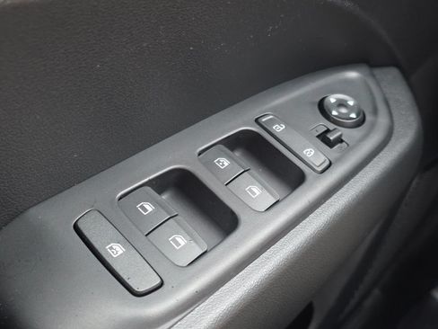Used 2026 Hyundai Venue SEL FWD image 23