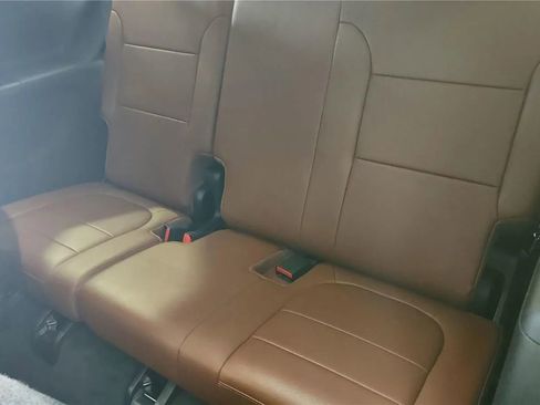 Used 2021 Chevrolet Traverse High Country AWD/4WD image 35