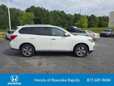 Used 2019 Nissan Pathfinder S AWD/4WD image 6