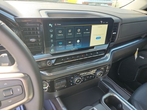 Used 2023 Chevrolet Silverado 1500 LTZ image 30