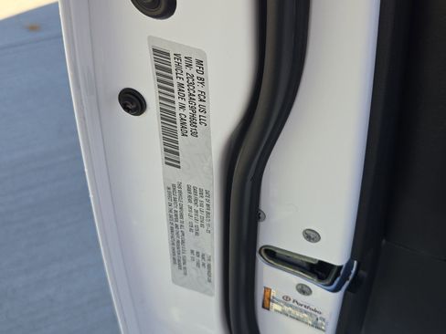 Used 2023 Chrysler 300 Touring w/ Sport Appearance Package image 34