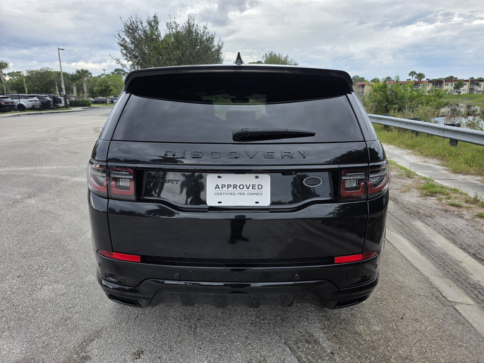 Used 2021 Land Rover Discovery Sport SE R-Dynamic AWD/4WD image 6