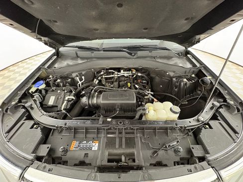 Certified 2022 Ford Explorer XLT RWD image 33